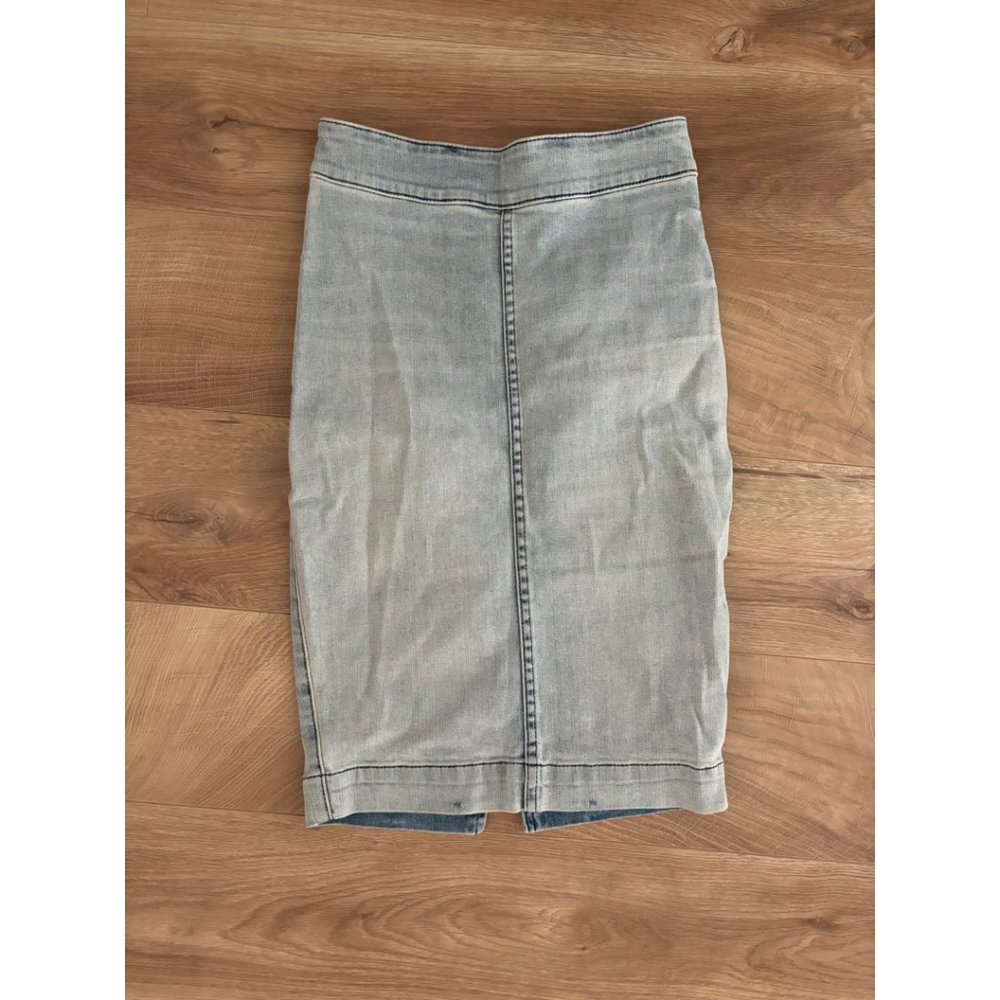 Aritzia the Casting Washed Denim Skirt